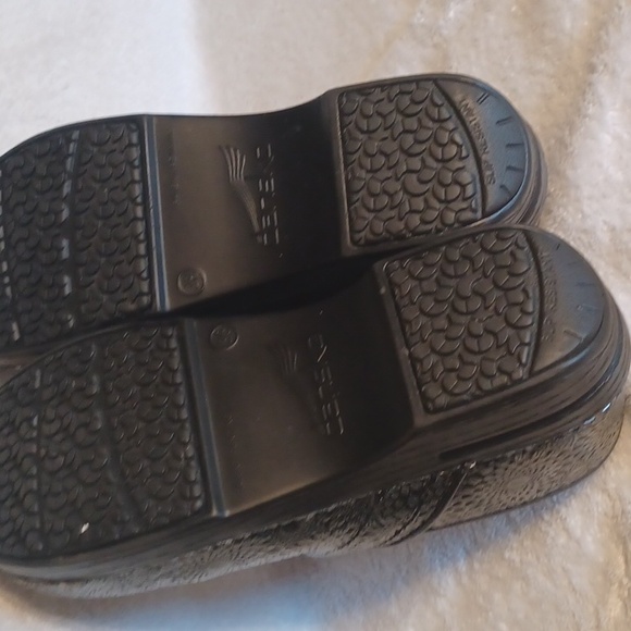 Dansko shoes size 38 black and silver slip on mules slip resistant - Picture 5 of 6